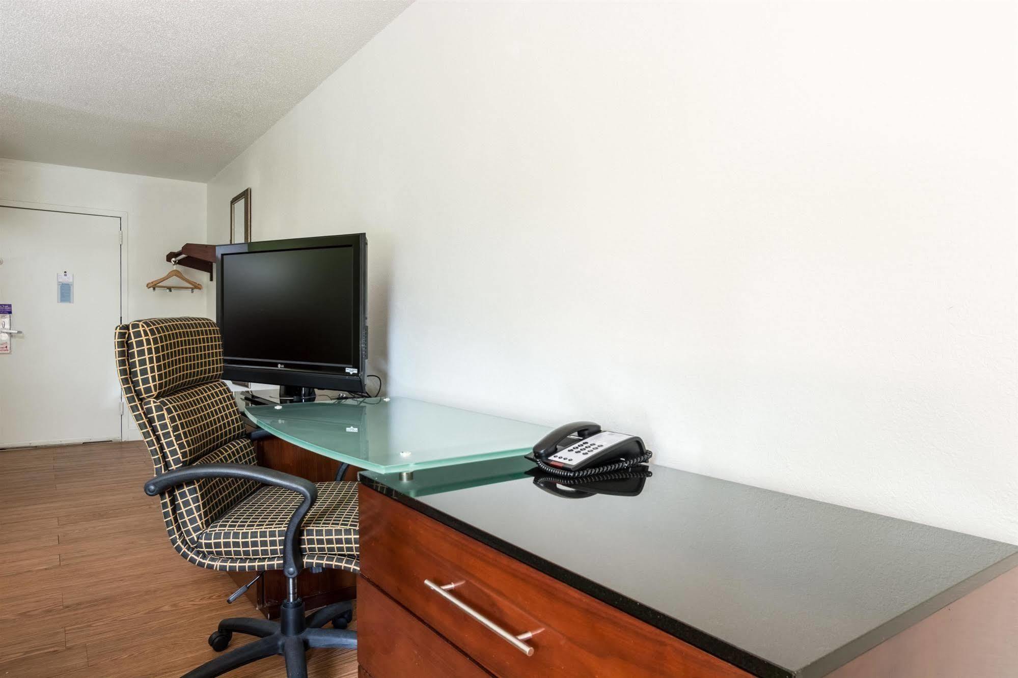 Econo Lodge Airport Near Billy Graham Parkway 夏洛特 外观 照片